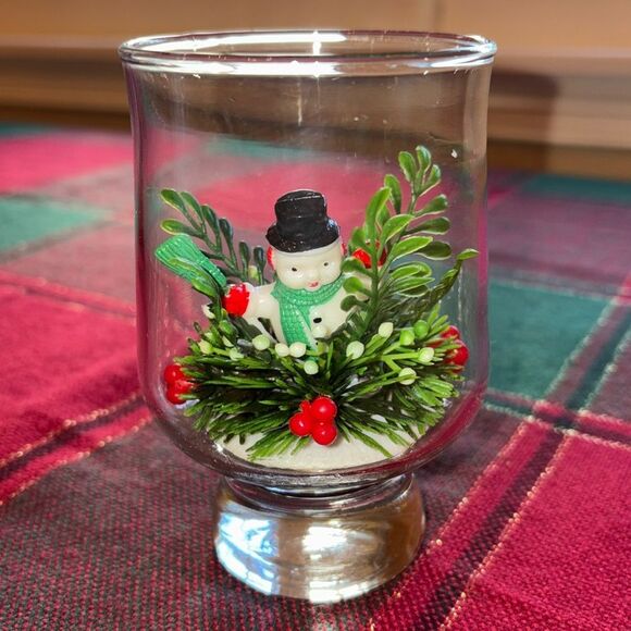 Vintage Hong Kong snowman greenery in glass - Picture 1 of 6